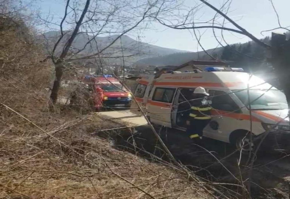 O mașină s-a răsturnat în comuna argeșeană Rucăr