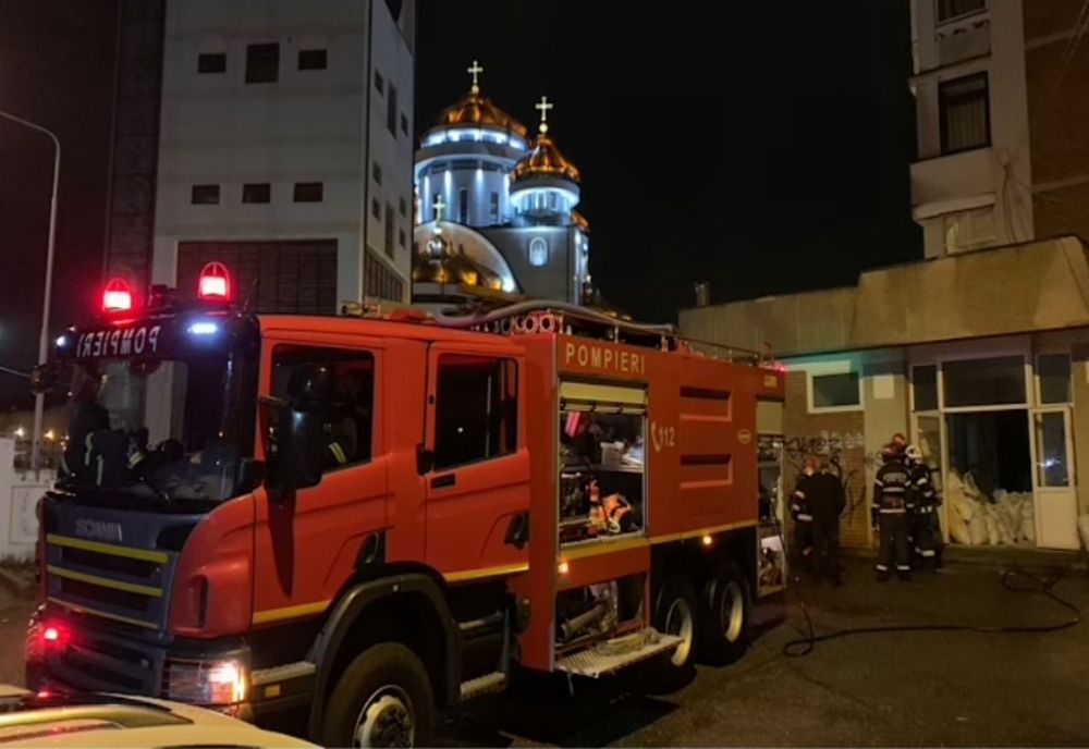 20 de persoane dintr-un bloc din Mioveni au fost evacuate