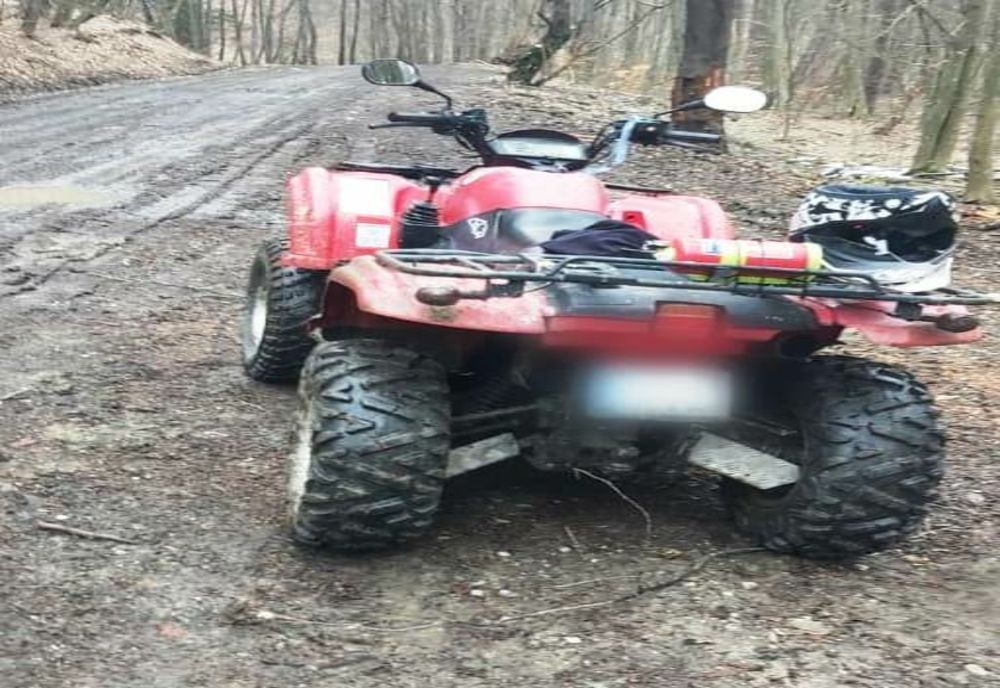   VIDEO: Mai mulţi tineri din Argeş, amendaţi după o plimbare cu ATV-urile pe un drum forestier