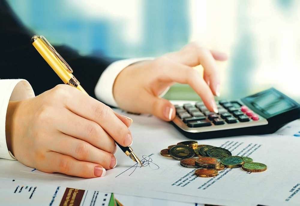 Voluntari pentru contribuabilii care vor să folosească mijloacele electronice de plată