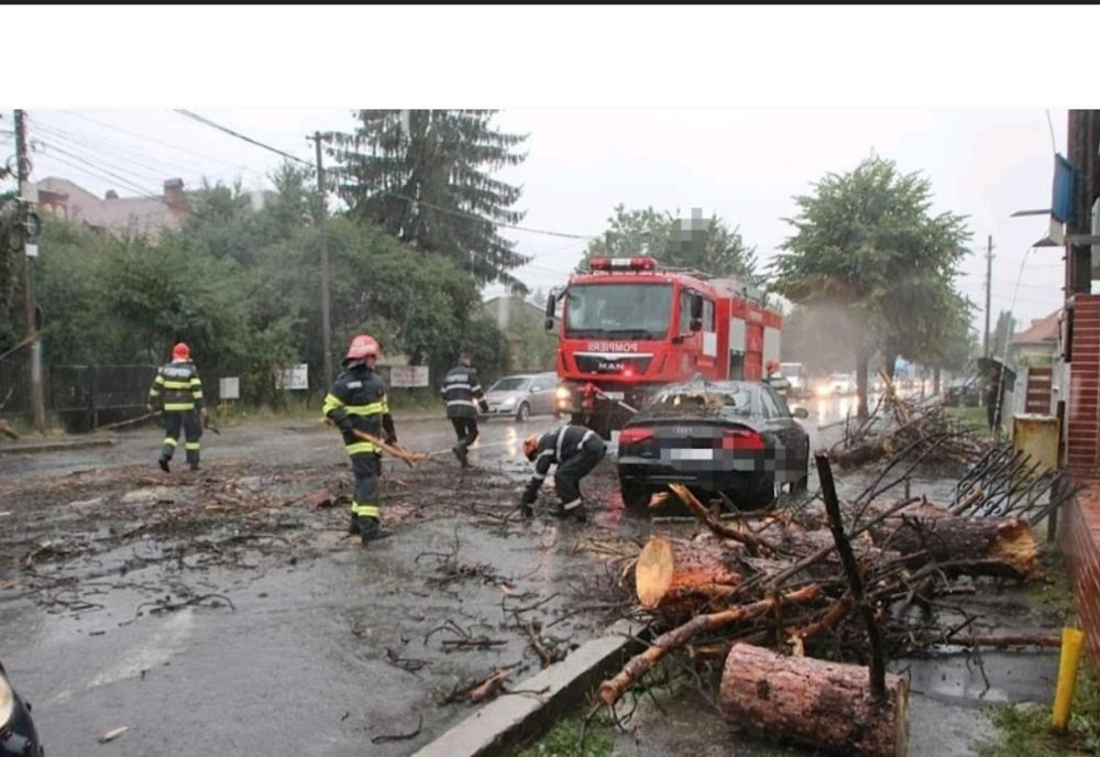 Câmpulung afectat de ploi. Județul Argeș se află sub incidența unei avertizări meteo