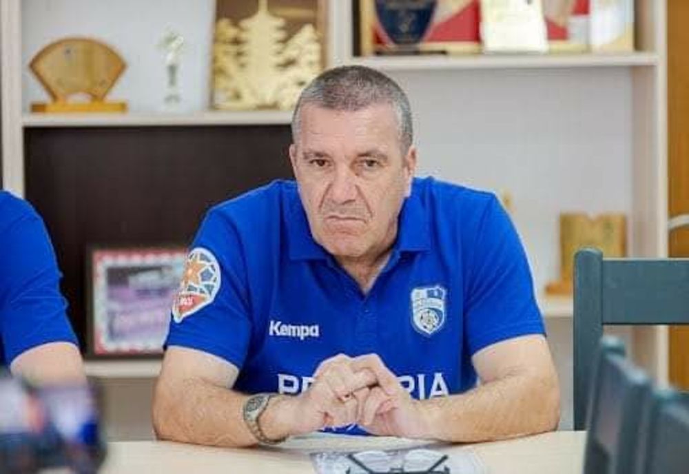 CS Dacia Mioveni 2012, fără antrenor