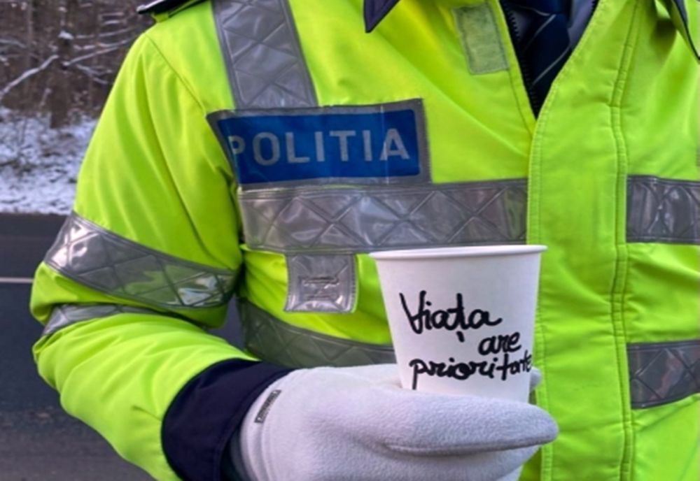 Un autoturism a ajuns într- un canal cu apă