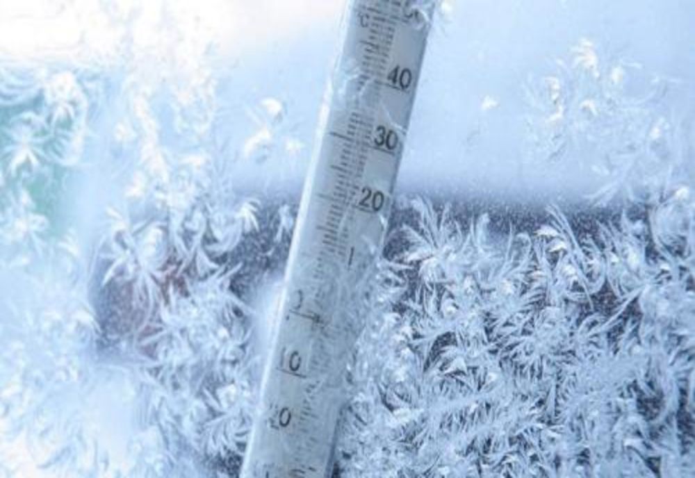 Ploi, lapoviţă și ninsori, începând de duminică