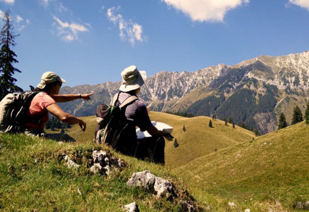 Noaptea trecută o persoană a rămas blocată pe un traseu montan din Argeș. Salvamontiștii atrag atenția!