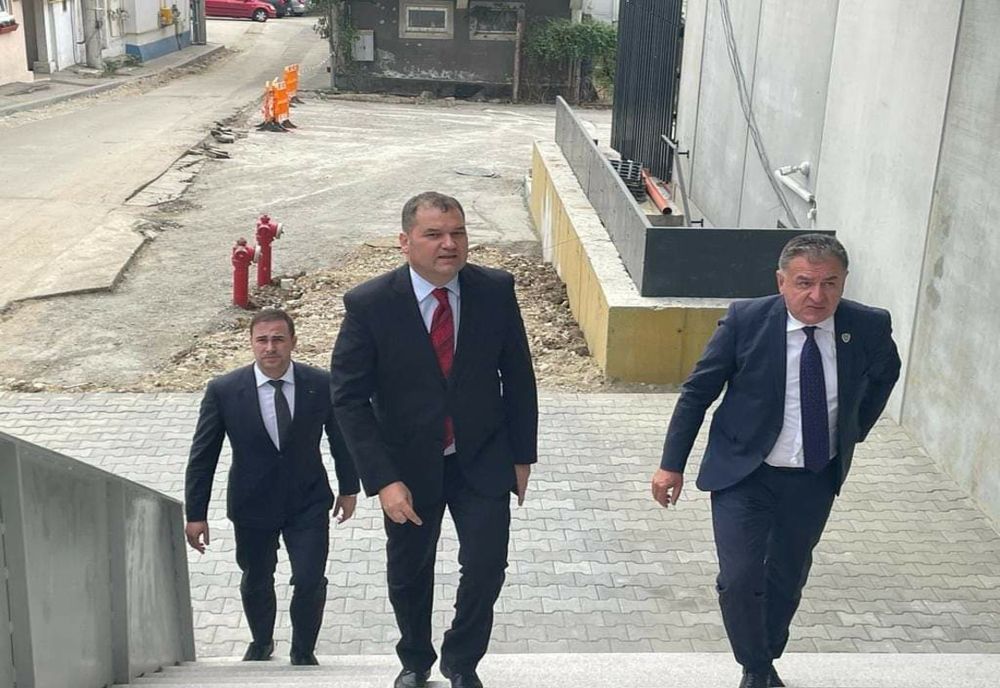 Ministrul Cseke Attila - MDLPA, secretari de stat și reprezentanții ACOR și UNCJR prezenți în Pitești 