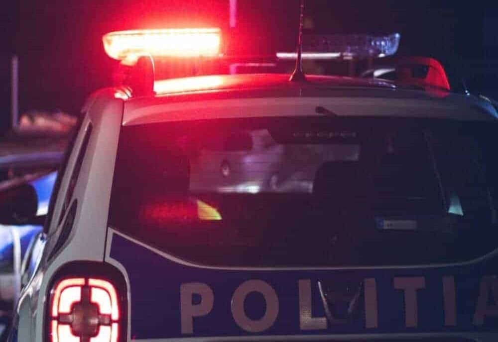 CADAVRU ÎN STARE DE DESCOMPUNERE, TRANSPORTAT DE UN BĂRBAT PE O STRADĂ DIN SECTORUL 5 AL CAPITALEI