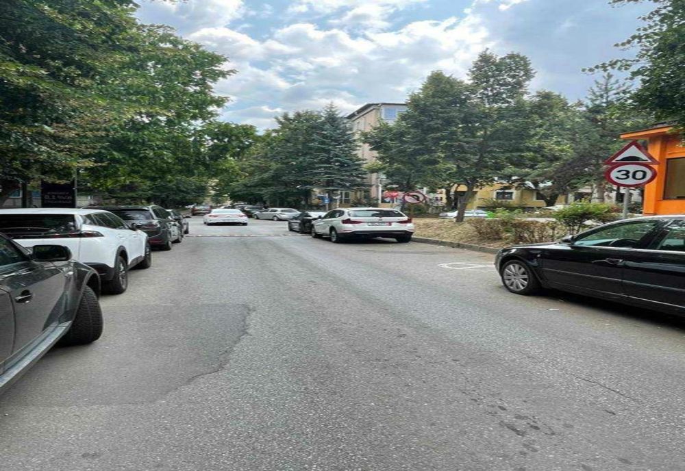 AMPLASAT LIMITATOR DE VITEZĂ PE STRADA GAROAFELOR DIN PITEȘTI