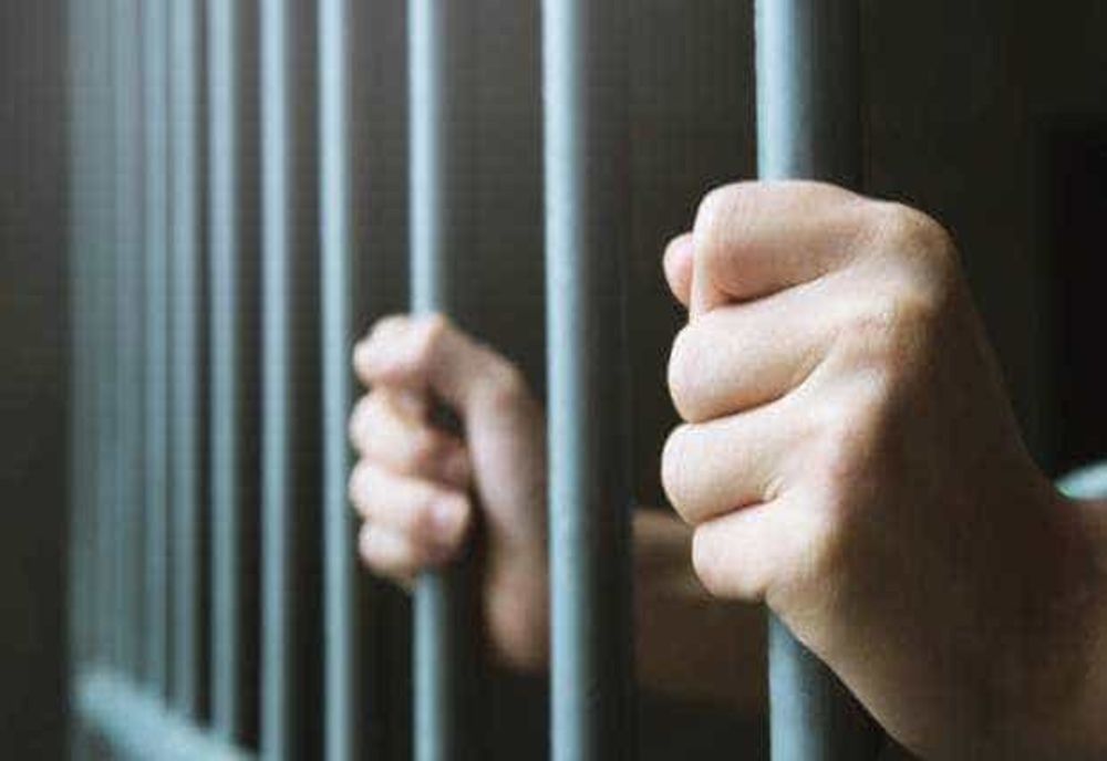 O FEMEIE ELIBERATĂ DUPĂ 43 DE ANI DE ÎNCHISOARE PENTRU O CRIMĂ PE CARE NU A COMIS-O