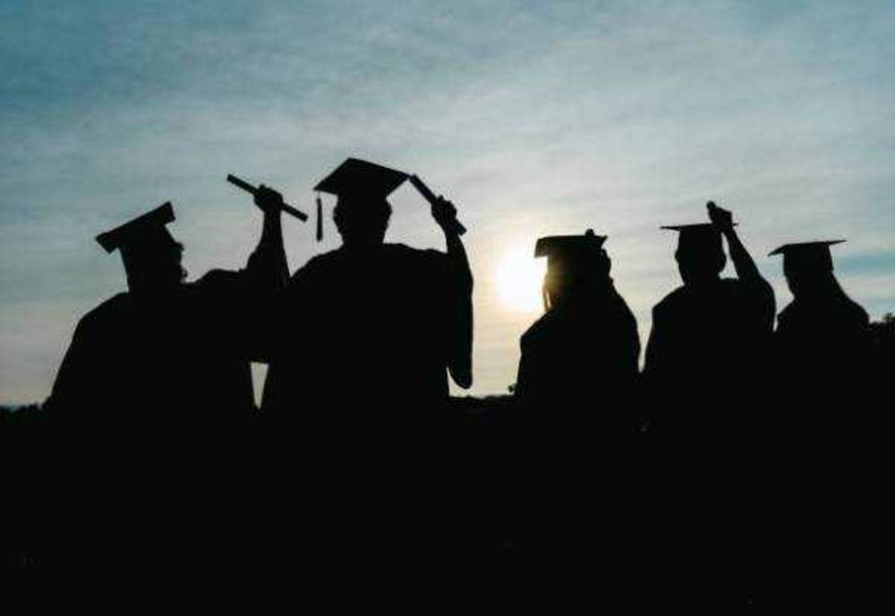 SPRIJIN FINANCIAR SUBSTANȚIAL PENTRU ABSOLVENȚII DE LICEU ȘI FACULTATE CARE SE ANGAJEAZĂ IMEDIAT