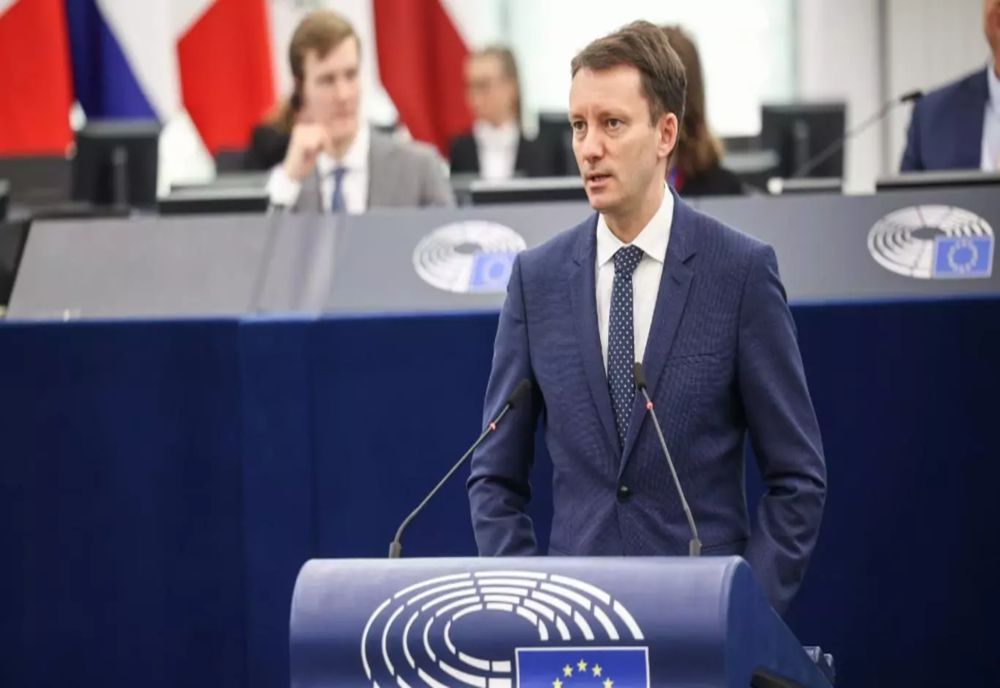 SIEGFRIED MUREȘAN: ADERAREA ROMÂNIEI LA SPAȚIUL SCHENGEN NU S-AR FI FĂCUT FĂRĂ PNL. SINGURUL MERIT AL PSD ESTE CĂ NU NE-A ÎNCURCAT PREA MULT