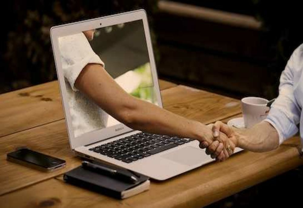 REFINANȚAREA CREDITELOR RAPIDE ONLINE FĂRĂ ACTE: O SOLUȚIE FINANCIARĂ UȘOARĂ ȘI RAPIDĂ