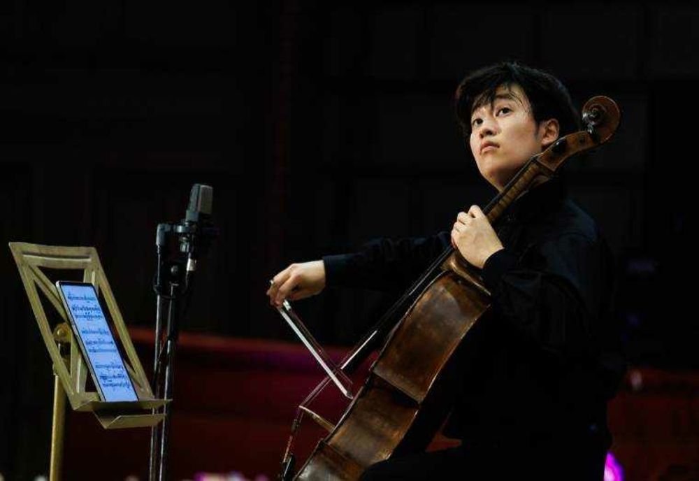 YO KITAMURA DIN JAPONIA, CÂȘTIGĂTORUL CELEI DE A XIX-A EDIȚII A CONCURSULUI INTERNȚIONAL GEORGE ENESCU, SECTIUNEA VIOLONCEL