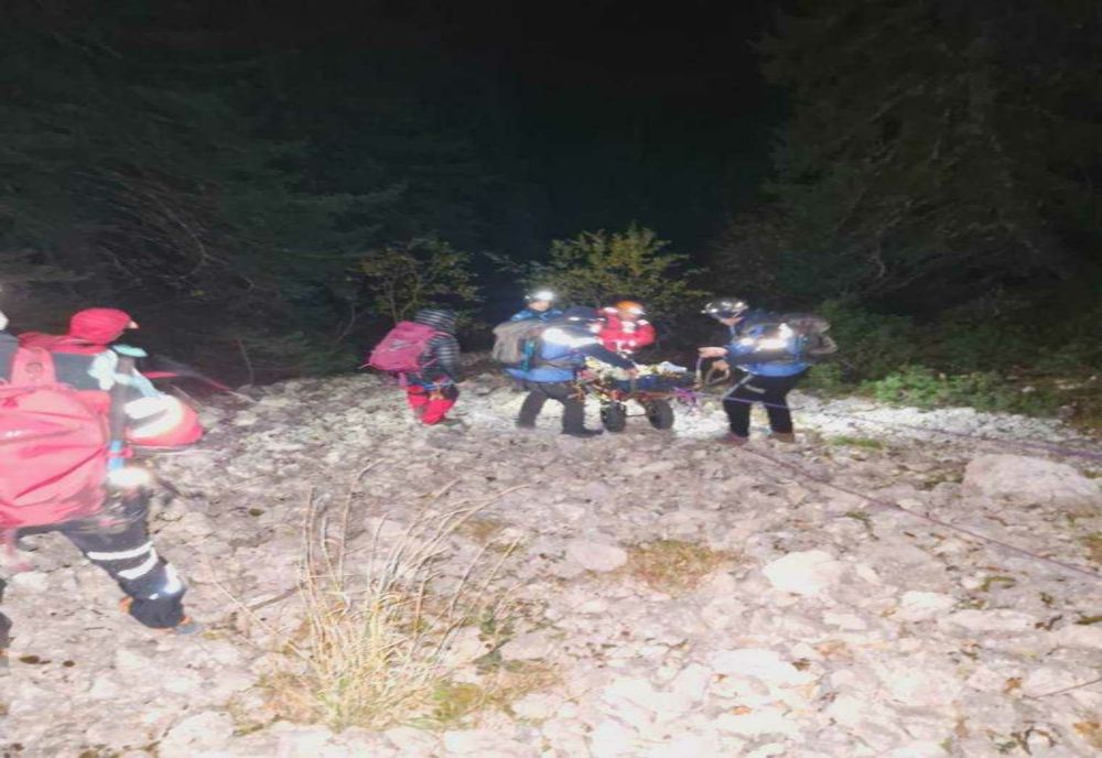 ACȚIUNE DE SALVARE EXTREM DE DIFICILĂ DESFĂȘURATĂ DE JANDARMII MONTANI ARGEȘENI ÎMPREUNĂ CU SALVAMONT ARGEȘ