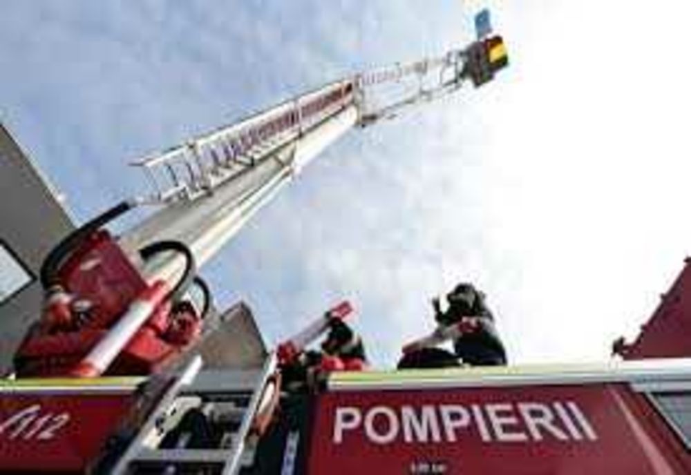 INCENDIU ÎN APARTAMENT DIN PITESTI