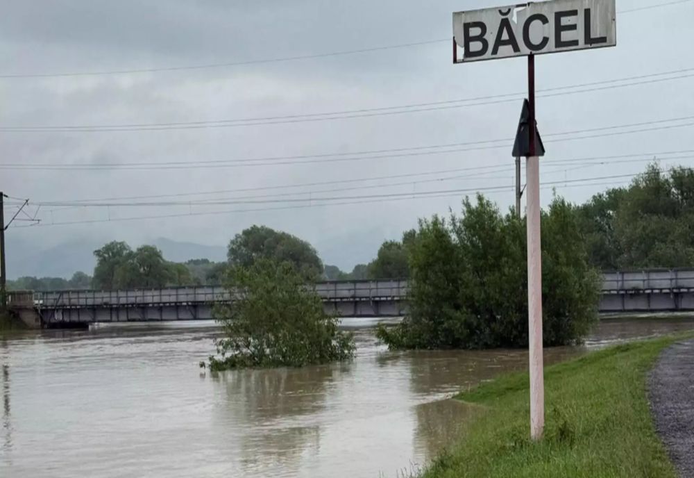 EVACUĂRI ÎN JUDEȚUL COVASNA DIN CAUZA INUNDAȚIILOR - 300 DE PERSOANE MUTATE ÎN CENTRE TEMPORARE