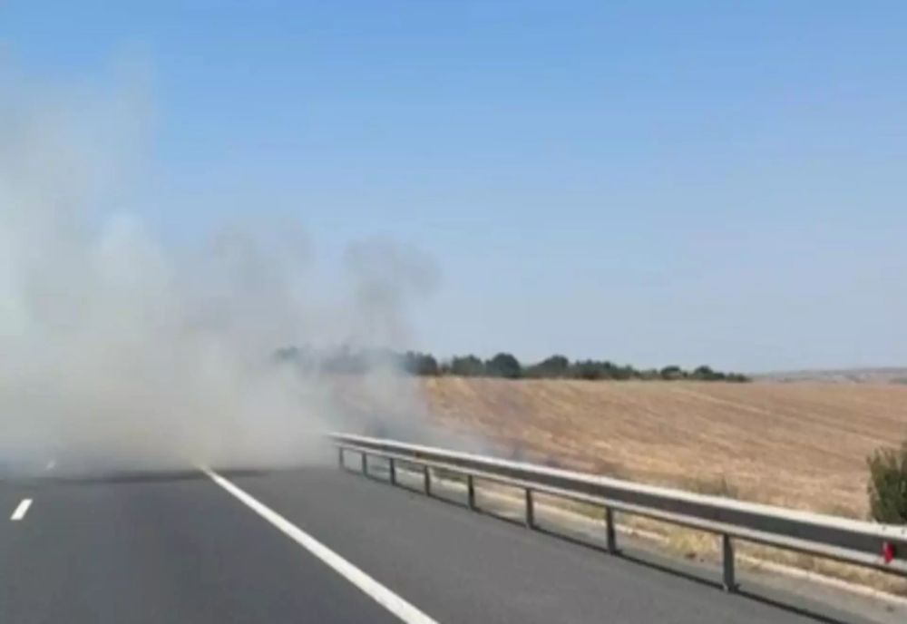 AUTOSTRADA SOARELUI, ÎNCHISĂ LA KILOMETRUL 169 DIN CAUZA UNUI INCENDIU DE VEGETAȚIE: TRAFIC DEVIAT