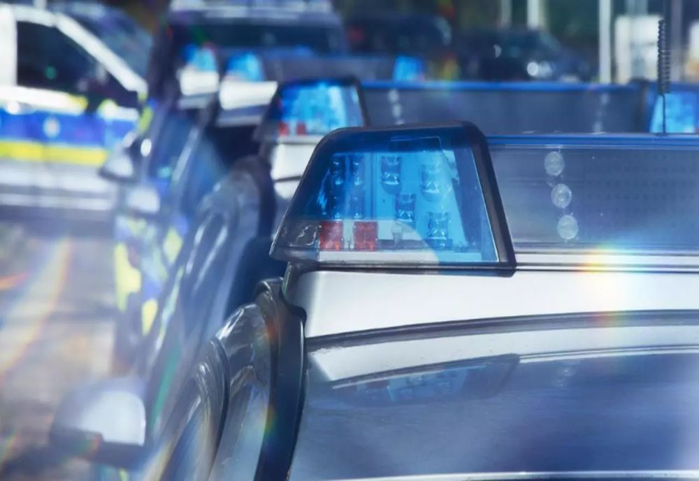 UN TÂNAR SI-A UCIS MAMA, MĂTUȘA ȘI SORA, DUPĂ CARE A DAT FOC CASEI