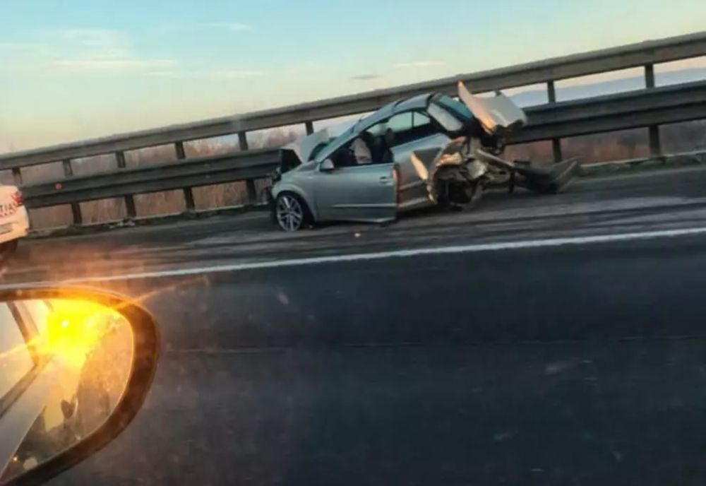 Accident în lanț pe autostrada București-Pitești. Patru mașini s-au ciocnit, trei persoane au ajuns la spital - FOTO