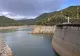 Poluare pe Lacul Vidraru: Pete de ulei și combustibil apărute după topirea gheții. Autoritățile au intervenit de urgență