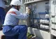 Angajat al unei societăți de distribuție a energiei electrice, acuzat de înșelăciune