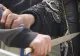 Femeie atacată cu cuţitul în propria locuinţă. S-a luptat cu agresorul