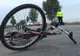 Biciclist inconștient după ce a căzut, la Ungheni, pe DN 65A