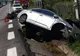 A intrat cu mașina într-un cap de pod. Soț și soție, răniți în accident