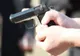 Focuri de armă, în Argeș. Bărbat împușcat în picior de un polițist