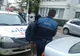 Bărbat arestat preventiv, după ce a atacat cu un cuțit vecinii care îl ajutau la nevoie