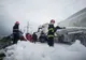 Cisterna răsturnată la ieşirea de pe A1 a fost ridicată cu o macara!