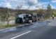 Un TIR s-a răsturnat în afara părţii carosabile
