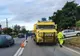 O remorcă s- a răsturnat pe carosabil joi dimineața