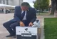 Bancă inteligentă amplasată în Pitești.  Primariul și-a încărcat telefonul și ceasul 