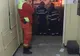 Locatarii unui bloc din Piteşti au fost evacuaţi noaptea trecută