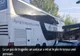 La un pas de tragedie: un autocar a intrat în plin în terasa unei pensiuni - FOTO