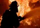 INCENDIU LA CULMEA: POMPIER RĂNIT DUPĂ CE AUTOSPECIALA A FOST MISTUITĂ DE FLĂCĂRI