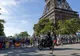 INCIDENT LA TURNUL EIFFEL: BĂRBATUL CARE A ESCALADAT MONUMENTUL ÎNAINTE DE ÎNCHIDEREA JOCURILOR OLIMPICE