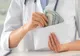 UN MEDIC DE FAMILIE, TRIMIS ÎN JUDECATĂ PENTRU LUARE DE MITĂ