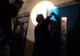 Două persoane, blocate în liftul unui bloc din Pitești