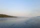 Peliculă neagră pe lacul de acumulare Vâlcele de pe Râul Argeş. Centrala electrică Vâlcele a fost închisă
