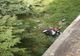 Adolescent la spital după ce s-a urcat la volanul unei maşini şi s-a răsturnat într-o râpă