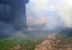 Casă în flăcări în urma izbucnirii unui incendiu de vegetație