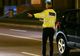 Un automobil a parasit partea carosabilă și a intrat într- un stâlp. Ce făcuse șoferul